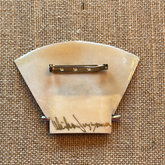 Signed brooch pin 3d artwork - Picture 2 of 3